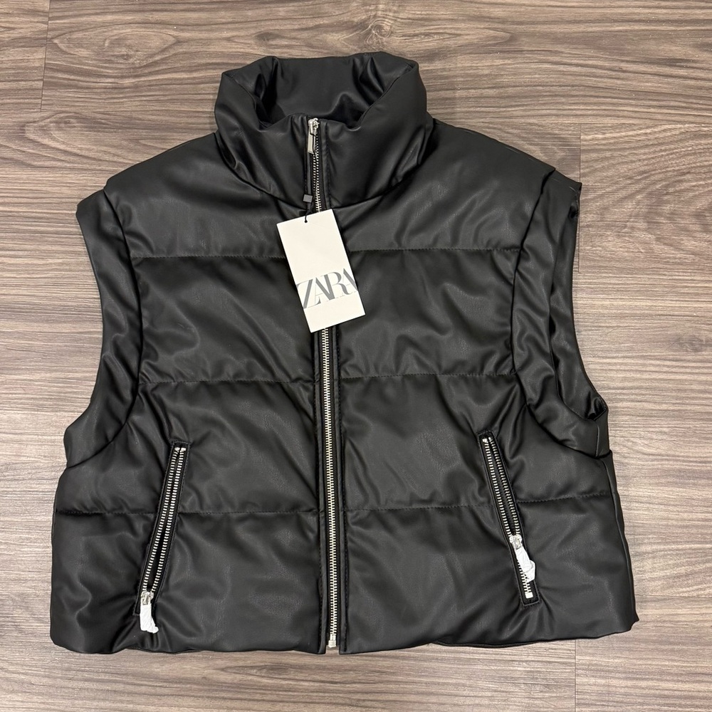 Zara Women's Black Puffer Vest